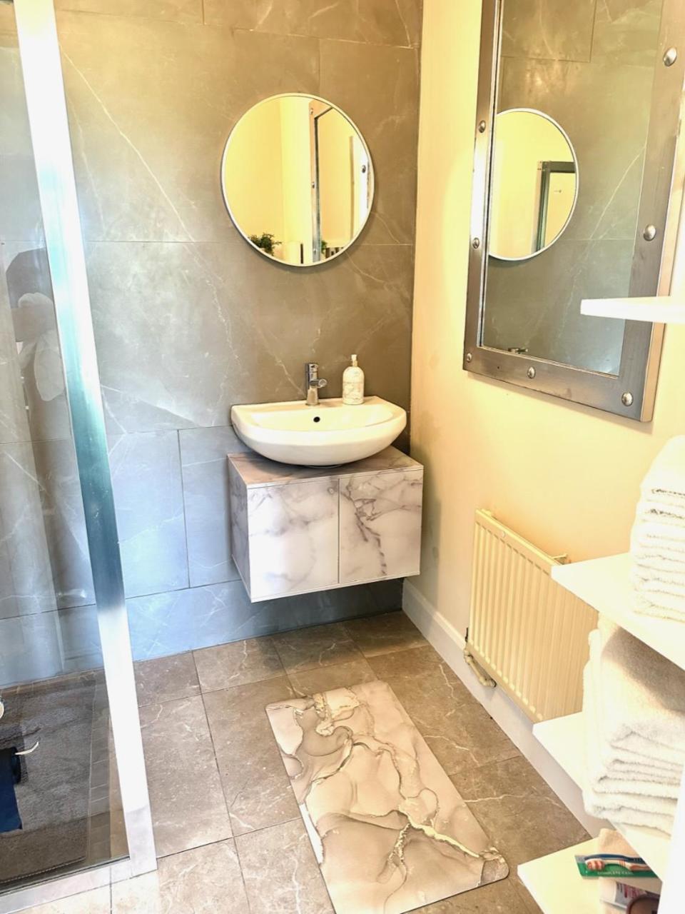 Kildare Luxury Suites エクステリア 写真
