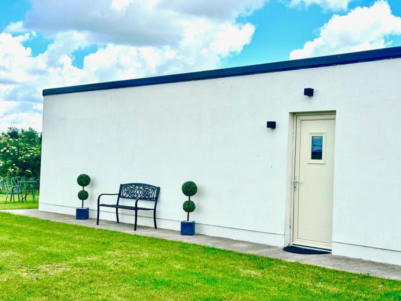 Kildare Luxury Suites エクステリア 写真