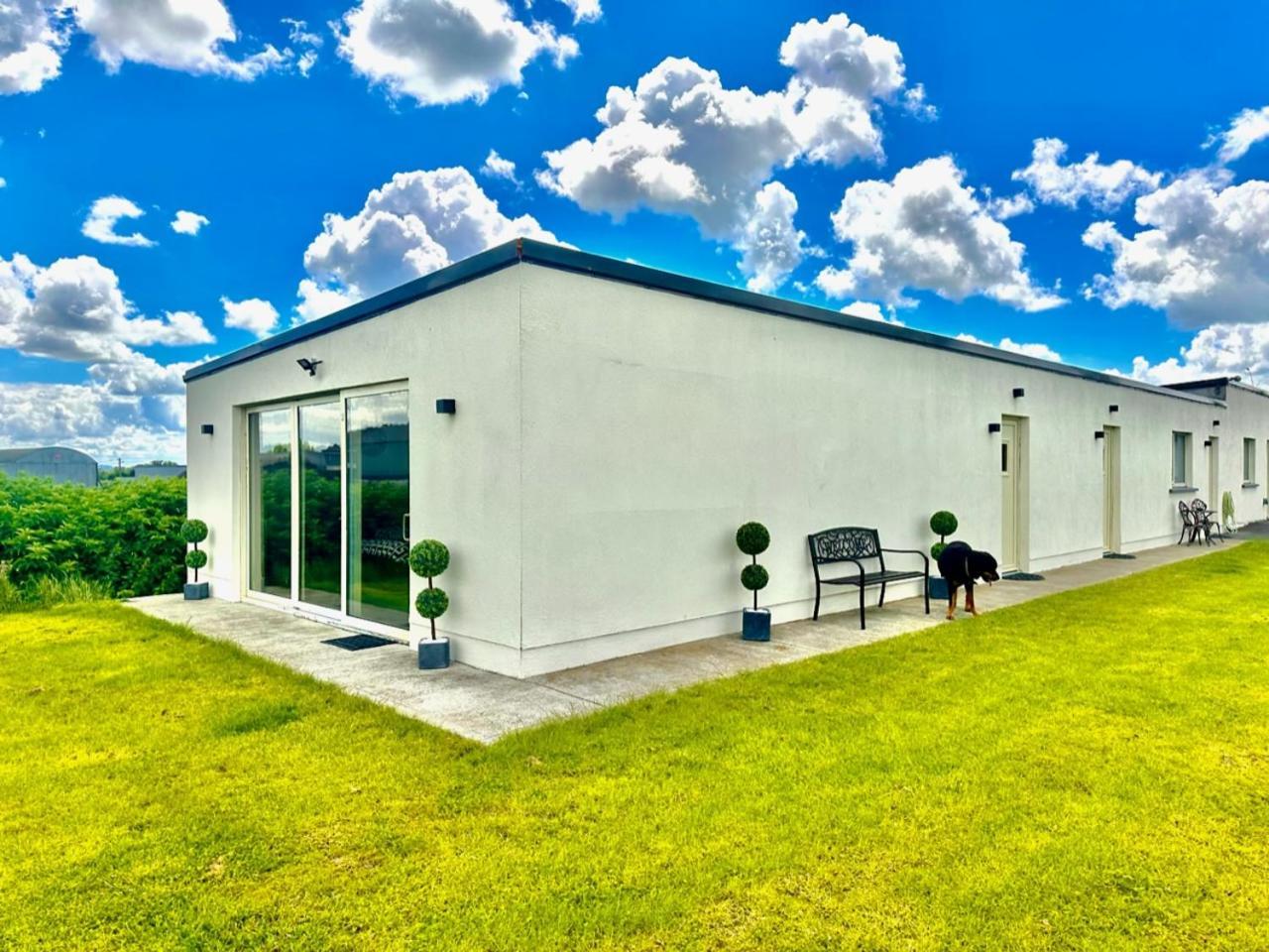 Kildare Luxury Suites エクステリア 写真