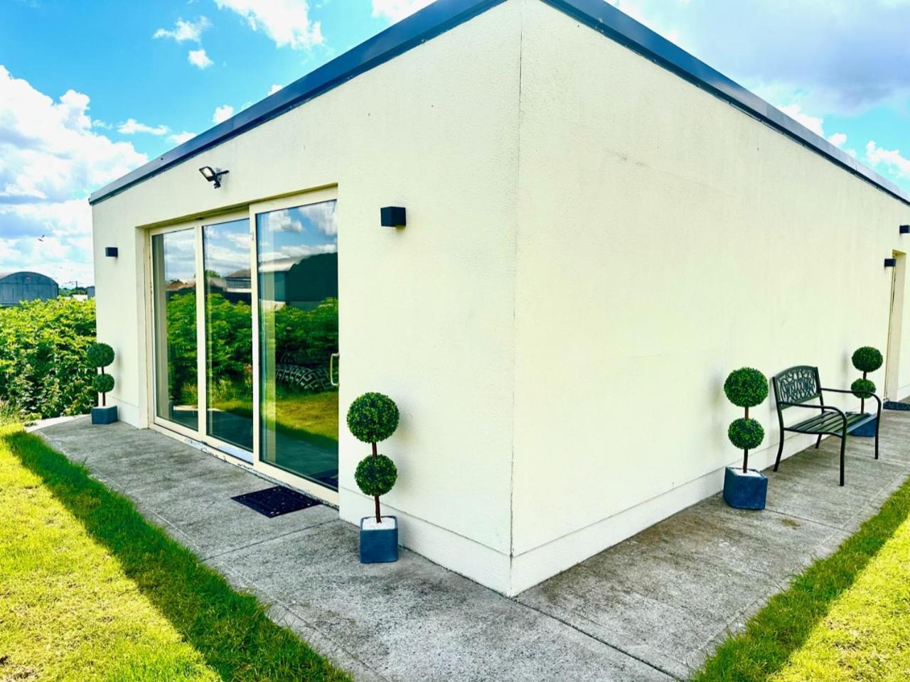 Kildare Luxury Suites エクステリア 写真