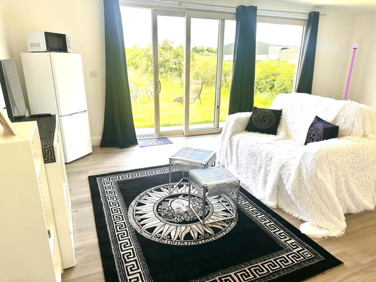 Kildare Luxury Suites エクステリア 写真