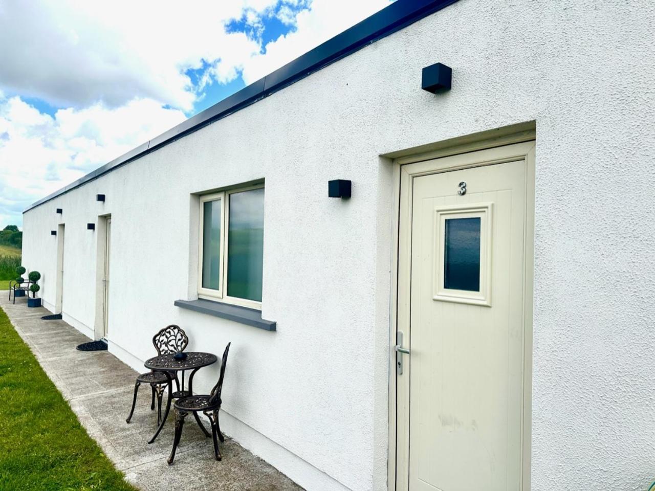 Kildare Luxury Suites エクステリア 写真