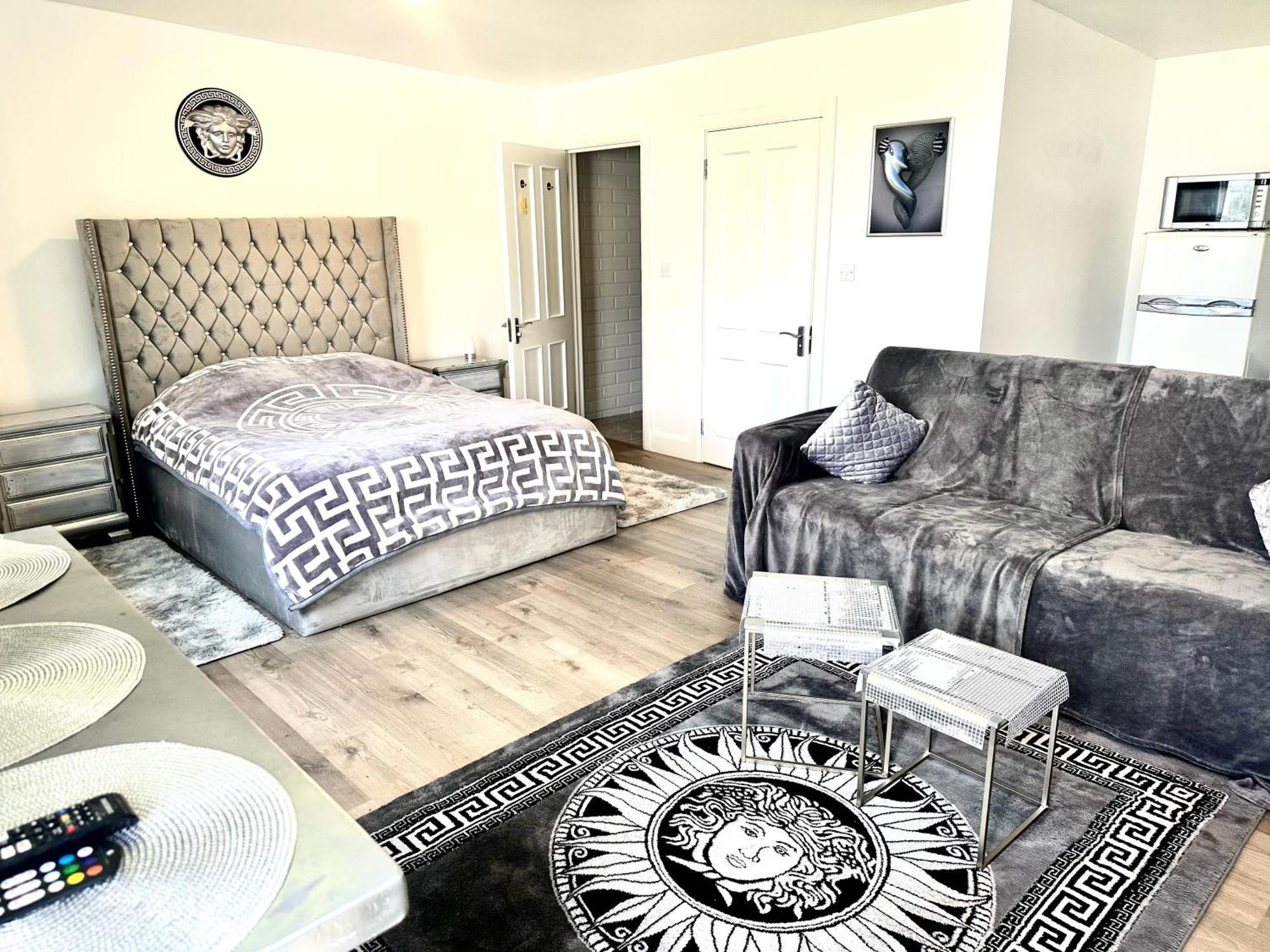 Kildare Luxury Suites エクステリア 写真